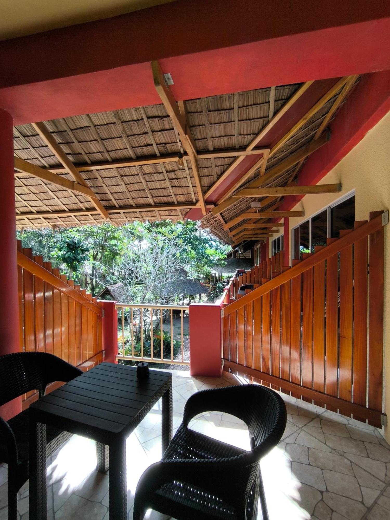Sulu Sunset Beach Resort Nauhang Экстерьер фото